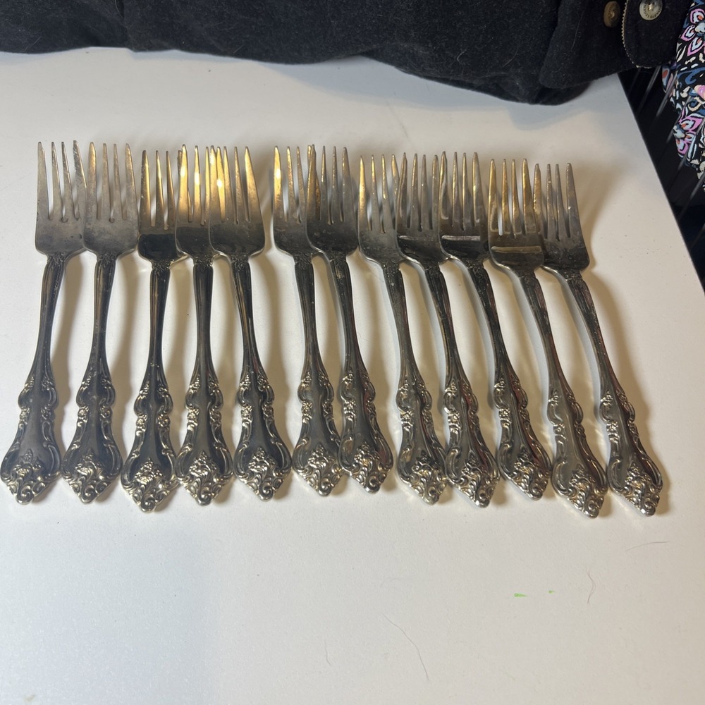 RSVP TG‎ Indonesia Flatware Set Florals & Scrolls Set Of 12 Salad Forks